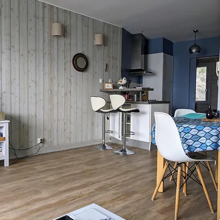 La Vigie Sur Le Port